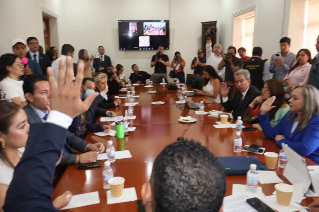 CONGRESO APRUEBA REFORMA ELECTORAL PARA GARANTIZAR PARIDAD TRANSVERSAL EN 2033.