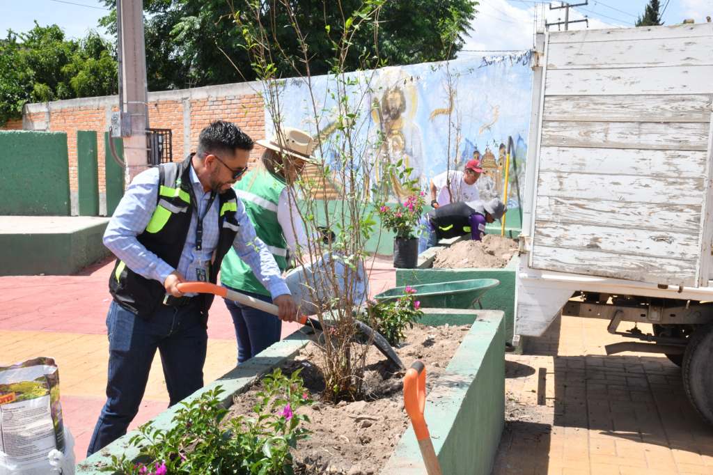 GOBIERNO DE SOLEDAD REHABILITA ESPACIOS COMUNES EN MÁS ÁREAS VERDES