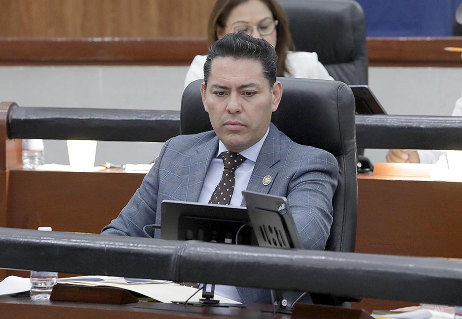 EXHORTAN AL AYUNTAMIENTO DE LA CAPITAL A ATENDER DE MANERA URGENTE EL DETERIORO DE VIALIDADES EN LA ZONA&nbsp;INDUSTRIAL