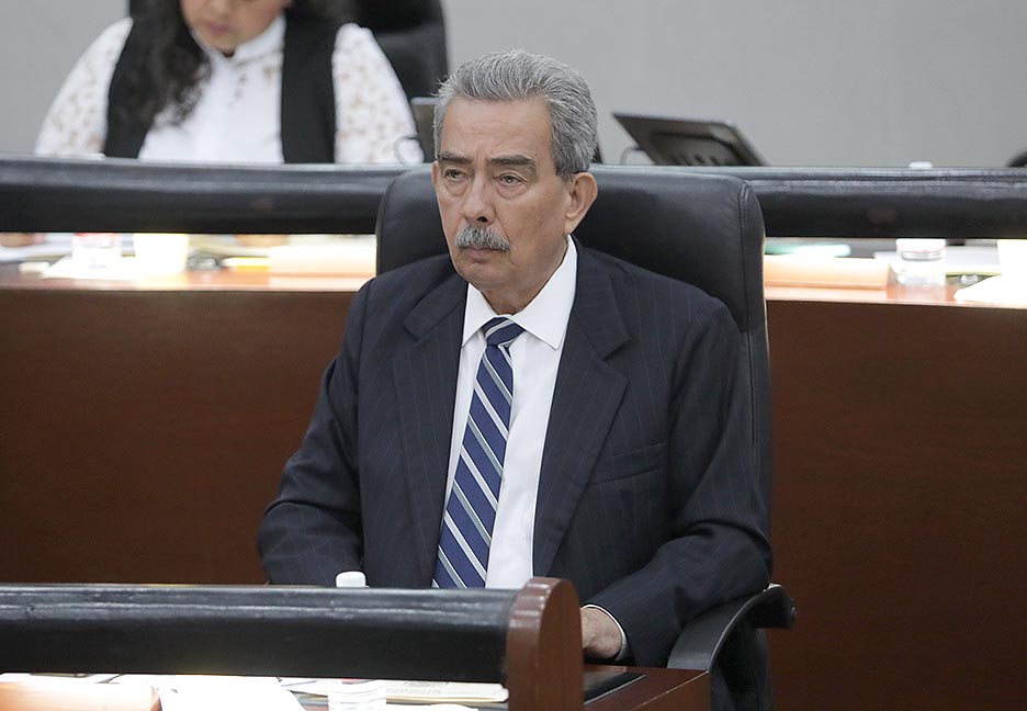 VOTO DE CONFIANZA DEL MAGISTERIO A LA NUEVA TITULAR DE LA SEGE PARA EL CIERRE DE LA ADMINISTRACIÓN ESTATAL: DIP. CRISÓGONO PÉREZ&nbsp;LÓPEZ