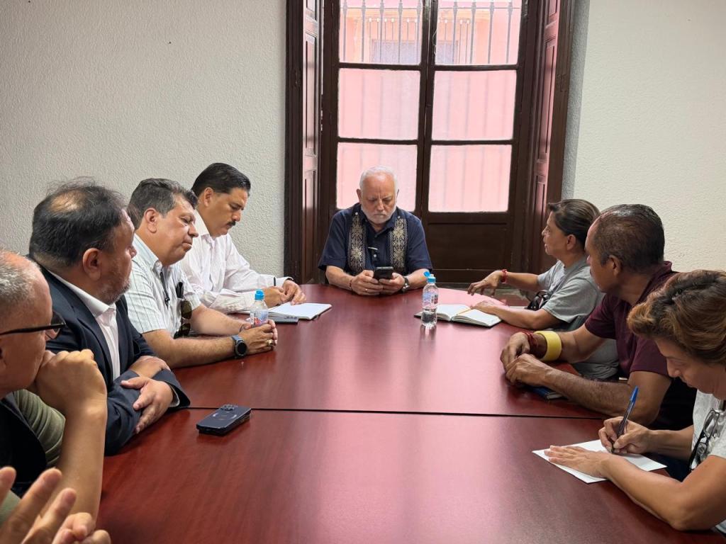 OFICIALÍA MAYOR MANTIENE DIÁLOGO ABIERTO CON POLICÍAS JUBILADOS Y&nbsp;PENSIONADOS