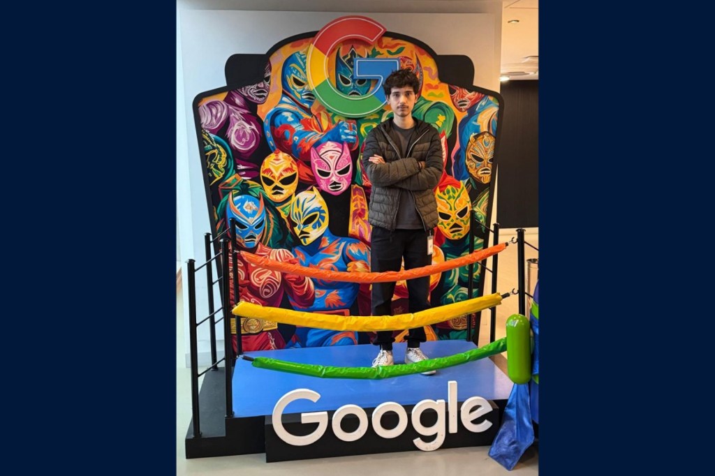 De las aulas al gigante tecnológico Google: egresado de la UASLP comparte su experiencia con nuevas&nbsp;generaciones