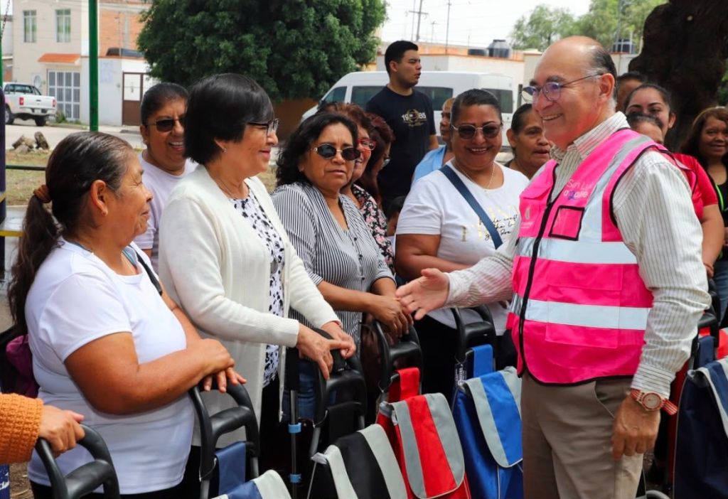 Alumbrado, reforestación y rehabilitación de vialidades en colonia Arboleda Tangamanga II, anuncia el Alcalde&nbsp;Galindo