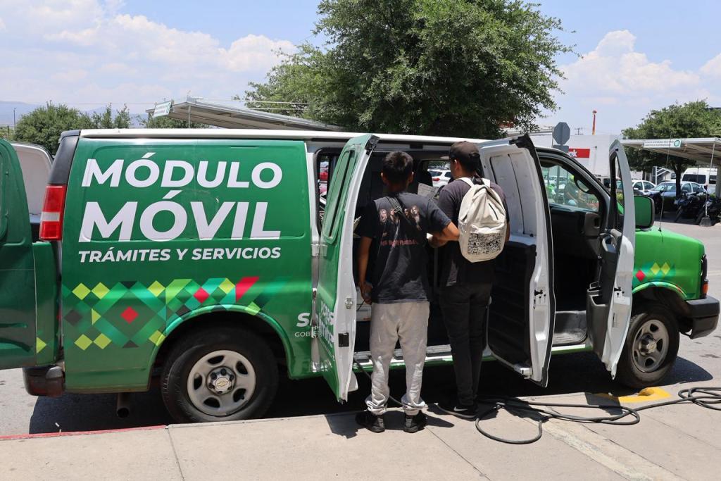 GOBIERNO ESTATAL ACERCA PLACAS MUNDIALISTAS A LAS FAMILIAS&nbsp;POTOSINAS