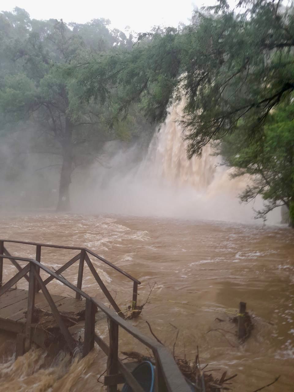 GOBIERNO ESTATAL CONFIRMA CIERRE EN DOS PARAJES TURÍSTICOS DE LA HUASTECA