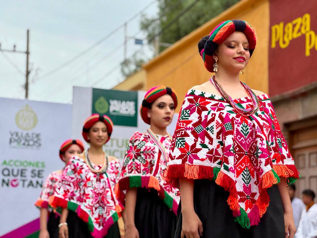 EXHIBICIÓN FOLKLÓRICA REÚNE A FAMILIAS POCEÑAS Y FORTALECE LA VIDA CULTURAL DEL MUNICIPIO