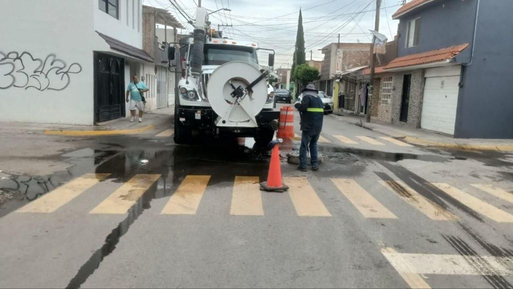 Material de construcción provoca inundación en Aguaje 2000