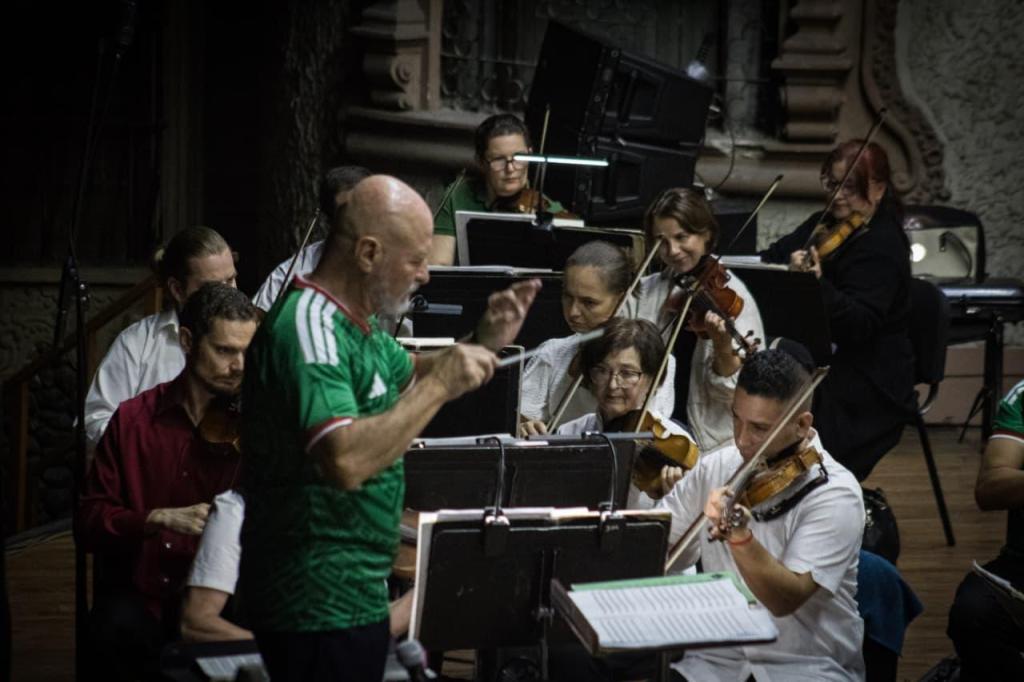 FÚTBOL Y MÚSICA SE UNEN EN EXITOSO CONCIERTO SINFÓNICO
