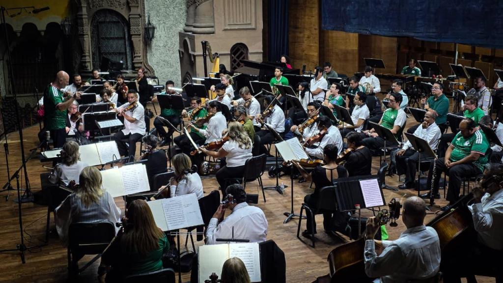 FÚTBOL Y MÚSICA SE UNEN EN EXITOSO CONCIERTO&nbsp;SINFÓNICO