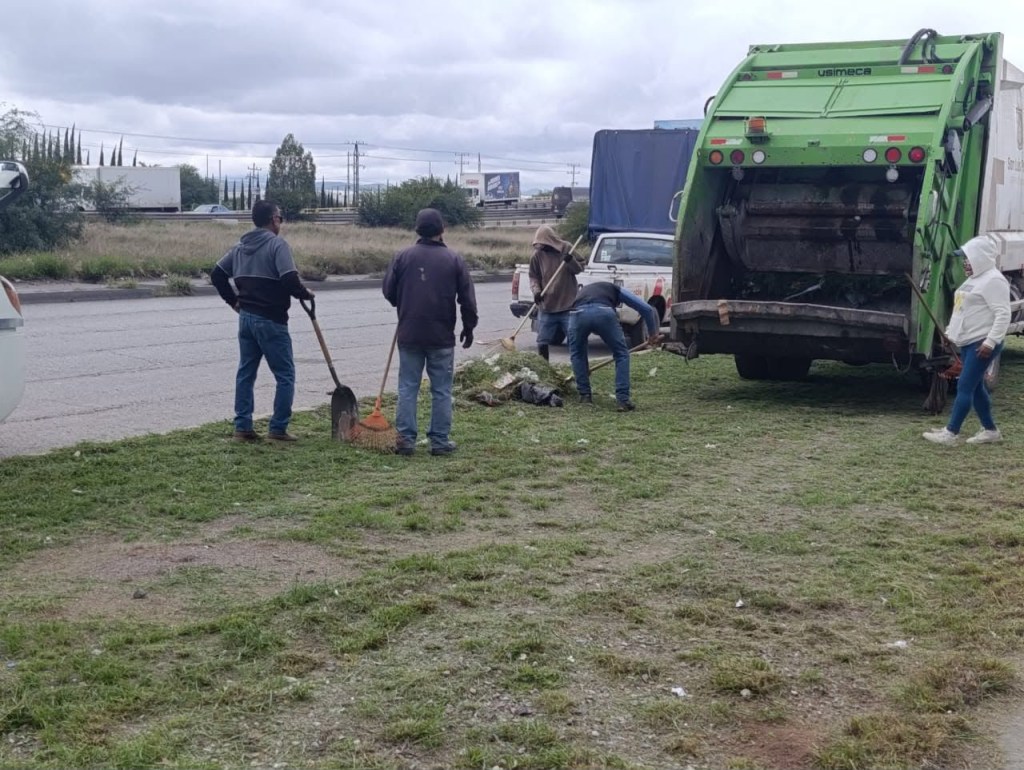 Mantenimiento y limpieza municipal se intensifica en varios puntos de La Pila