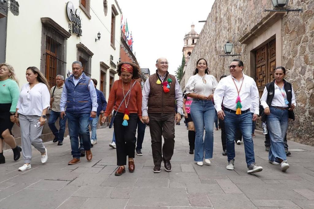 Enrique Galindo embellece el Centro y dignifica al comercio del callejón de San&nbsp;Francisco