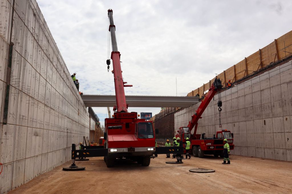 MONTAJE DE TRABES ACELERA LA CONSTRUCCIÓN DEL NUEVO PASO A DESNIVEL