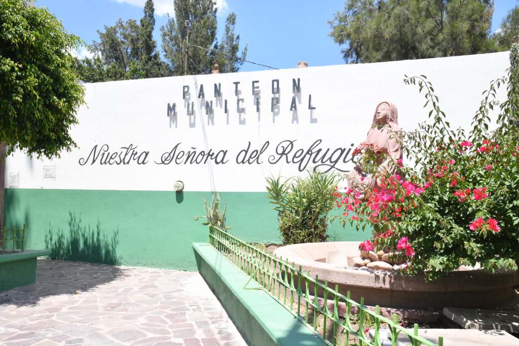 SOLEDAD REPORTA LISTOS PANTEONES MUNICIPALES PARA RECIBIR A FAMILIAS EN EL DÍA DEL&nbsp;PADRE