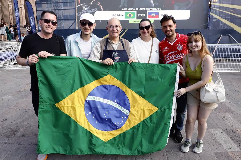 Miles de familias celebran el Día del Padre junto a Enrique Galindo en la Plaza del Carmen