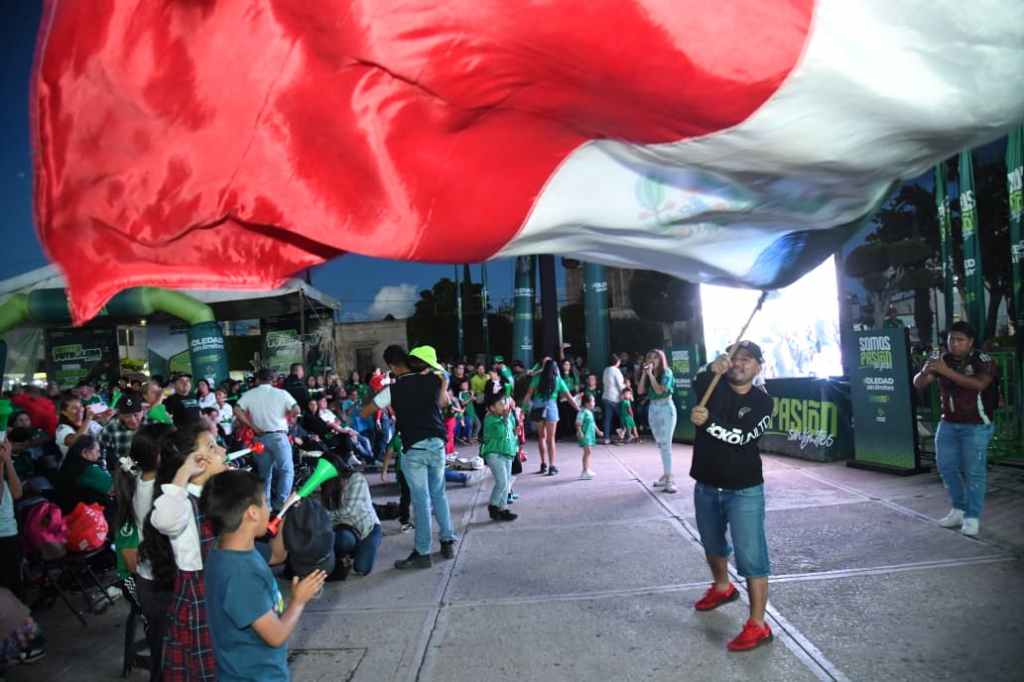 FIESTA FUTBOLERA EN SOLEDAD PRENDIÓ Y CELEBRÓ A&nbsp;MÉXICO