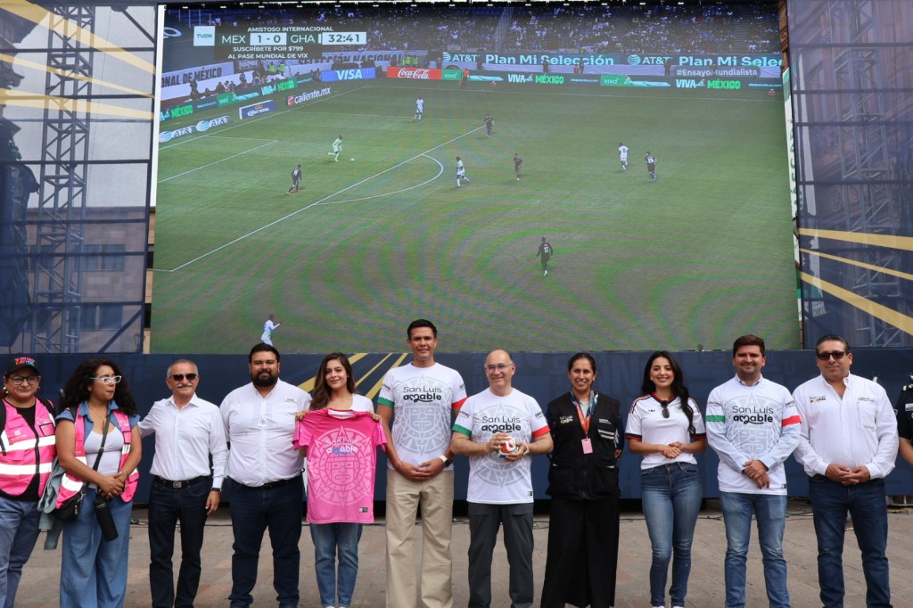 ALCALDE DECIDE INSTALAR PANTALLA GIGANTE DEL MUNDIAL EN LA PLAZA DEL CARMEN.
