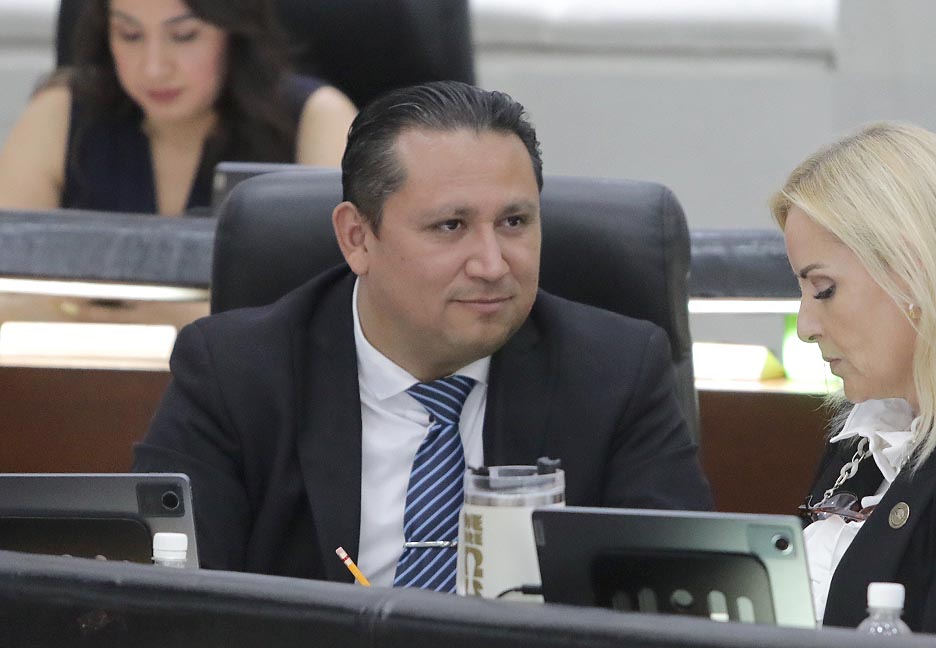 DEBE EL AYUNTAMIENTO DE LA CAPITAL GENERAR MAYOR TRANSPARENCIA SOBRE LA VENTA DE PREDIOS Y POSIBLE CRÉDITO MUNICIPAL: DIP. LUIS FERNANDO GÁMEZ&nbsp;MACÍAS