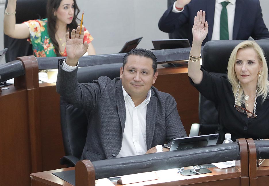 LLUVIAS COLAPSARON LA CIUDAD Y CAUSARON DAÑOS EN VEHÍCULOS, VIVIENDAS Y NEGOCIOS POR INEFICIENCIA OPERATIVA DEL INTERAPAS: DIP. LUIS FERNANDO GÁMEZ Y DIP. GABRIELA&nbsp;MARTÍNEZ