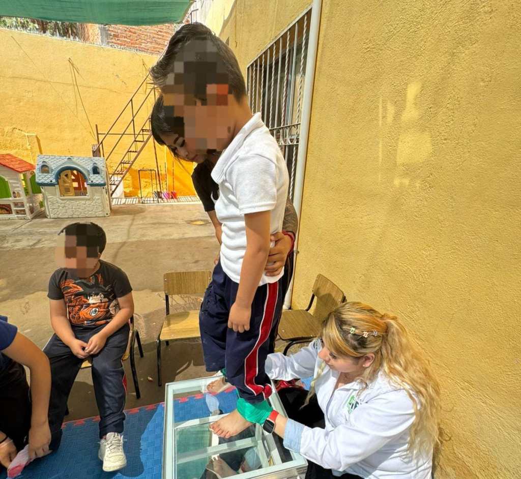 DIF DE SOLEDAD ACERCA JORNADAS DE DETECCIÓN DE PIE PLANO PARA CUIDAR EL DESARROLLO DE NIÑAS Y&nbsp;NIÑOS