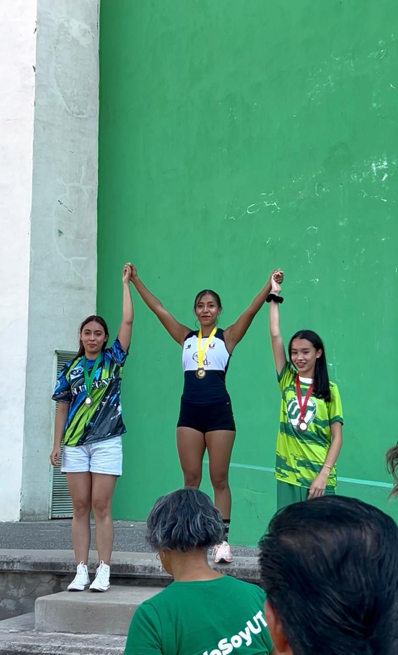 Salma Citlali Muñoz destaca en el atletismo estatal con doble podio para la&nbsp;UPSLP