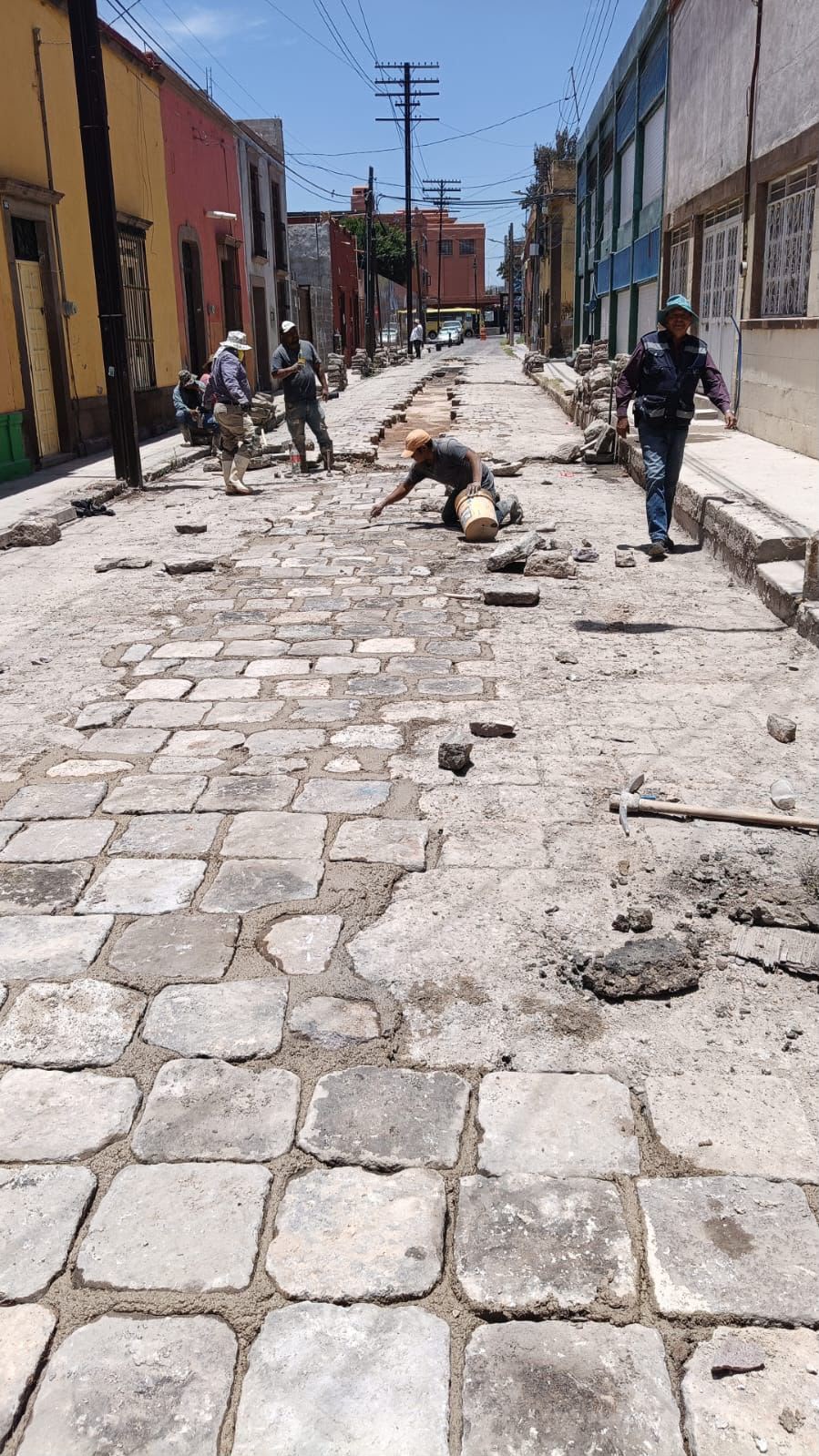 Interapas responde a vecinos de la calle Jiménez; concluye rehabilitación del drenaje sanitario