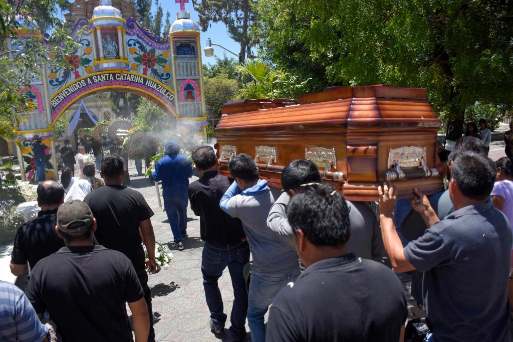 Despiden a Valentín Lavín Romero entre un fuerte dispositivo de seguridad