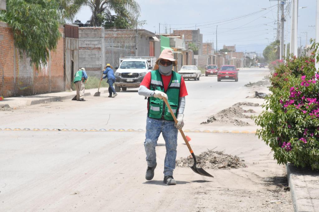 TRAS LLUVIAS RECIENTES, SOLEDAD INTENSIFICA LIMPIEZA EN PRINCIPALES AVENIDAS