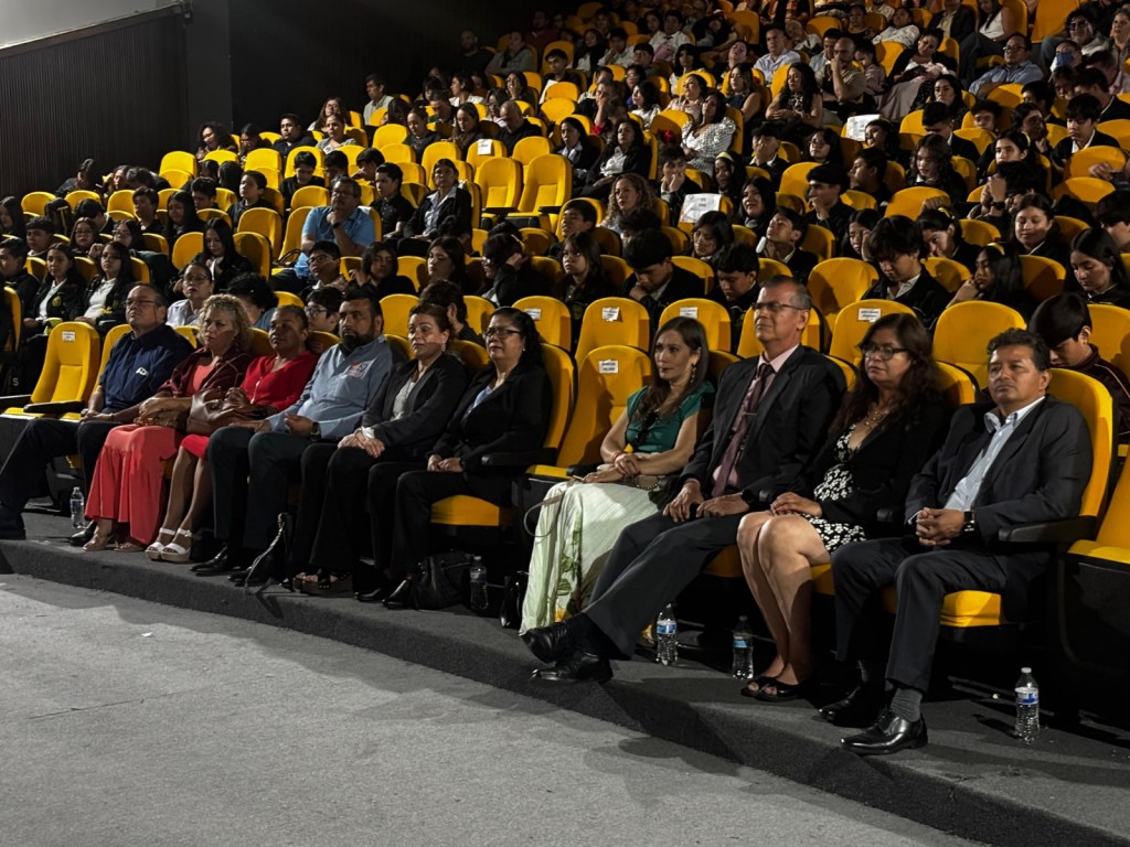 TEATRO “DOROTEO ARANGO” MANTIENE APOYO A ESCUELAS CON AGENDA DE GRADUACIONES
