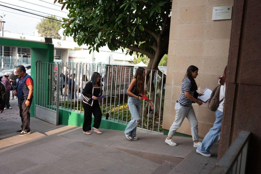 507 ASPIRANTES BUSCAN INGRESAR A LA BECENE