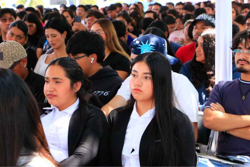 VILLA DE POZOS FORTALECE ALIANZAS EDUCATIVAS PARA QUE MÁS JÓVENES CONTINÚEN SUS ESTUDIOS