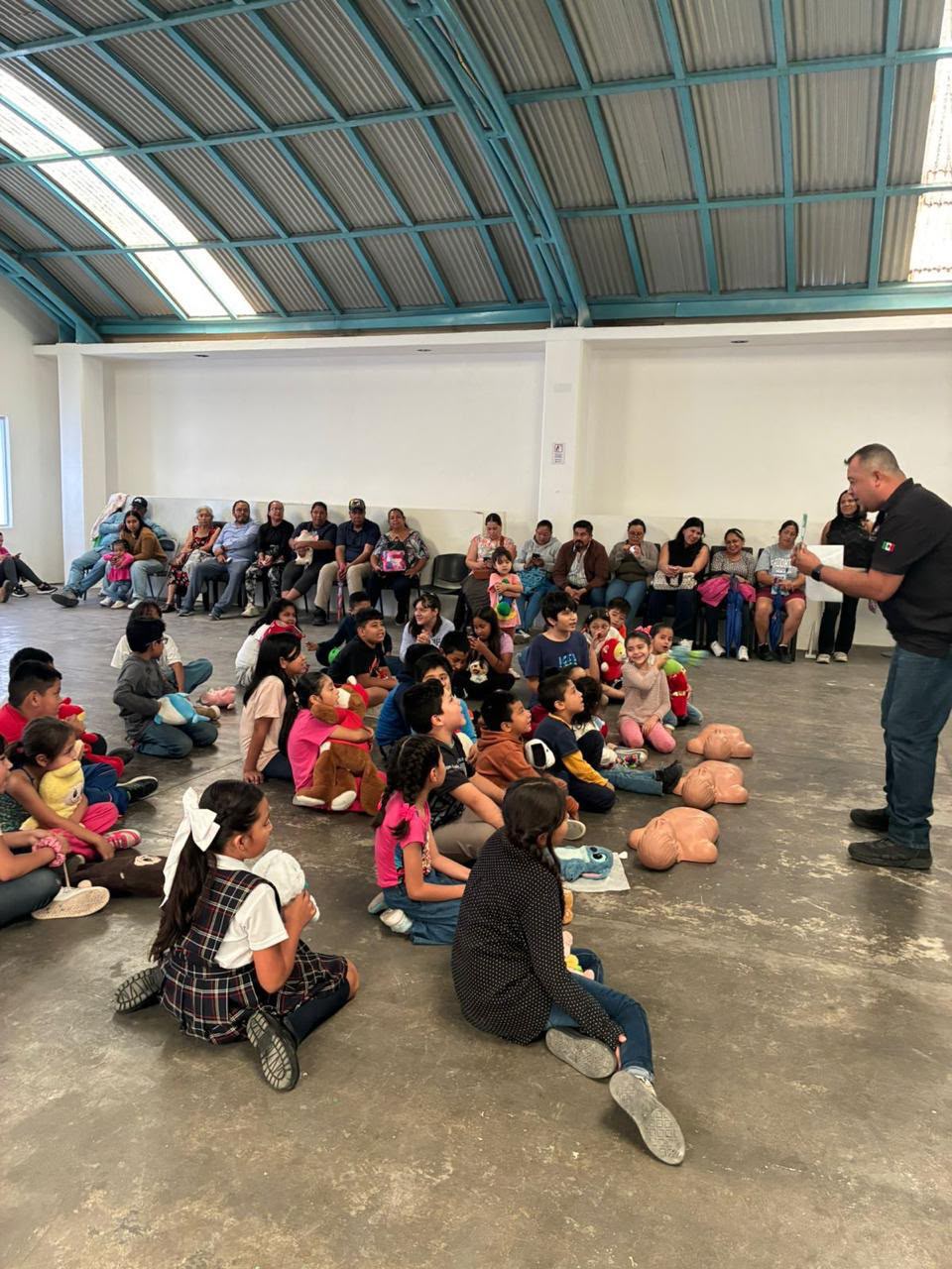 Gobierno de la Capital impulsa la cultura de la prevención: Escuadrón del Bienestar Infantil se capacita en primeros&nbsp;auxilios