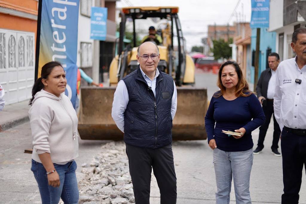 Galindo inicia rehabilitación de drenaje en San Juan de Guadalupe