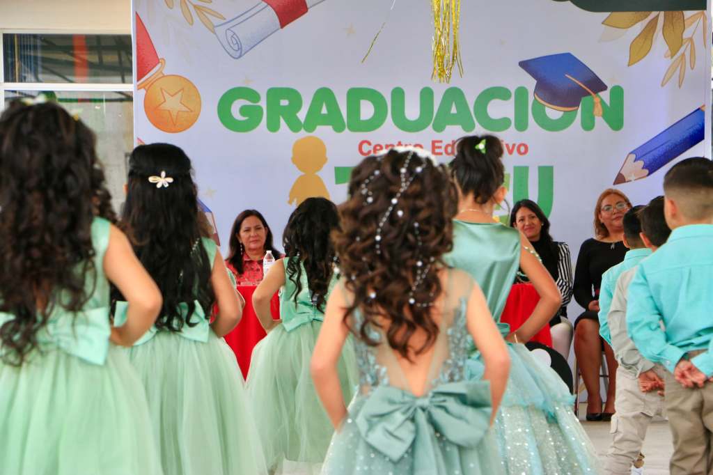 VILLA DE POZOS CELEBRA GRADUACIÓN Y CLAUSURA DEL CICLO ESCOLAR EN TEPEU