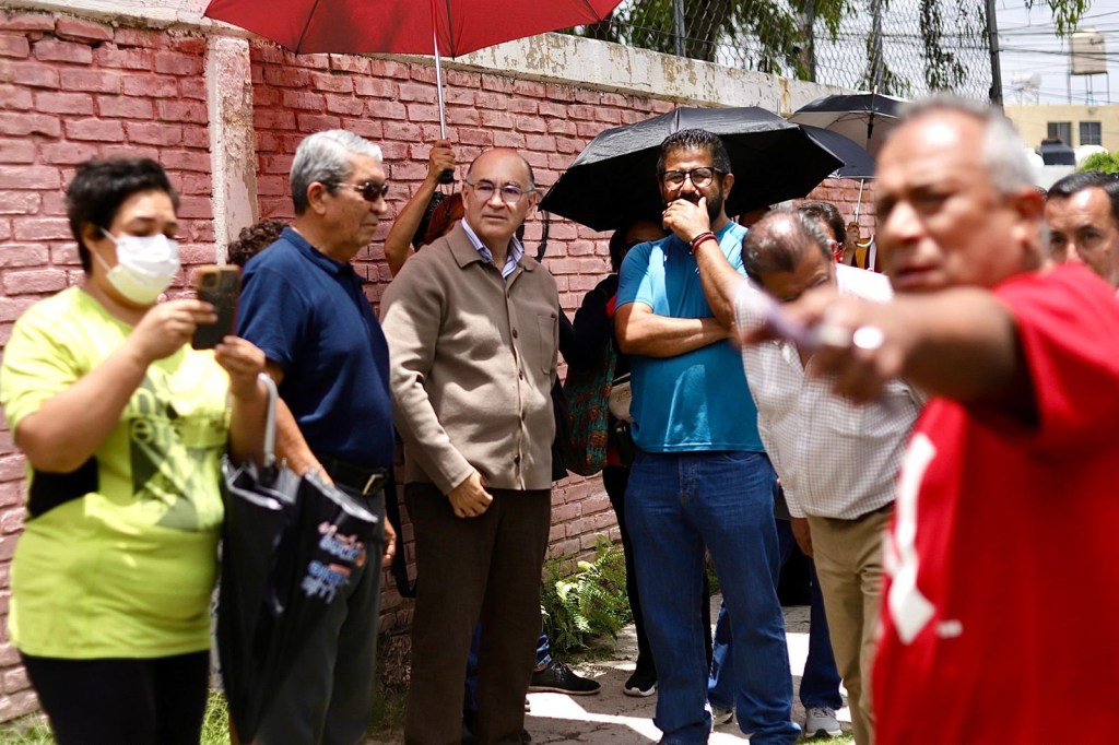 Supervisa Enrique Galindo rehabilitación de drenaje en&nbsp;Constituyentes