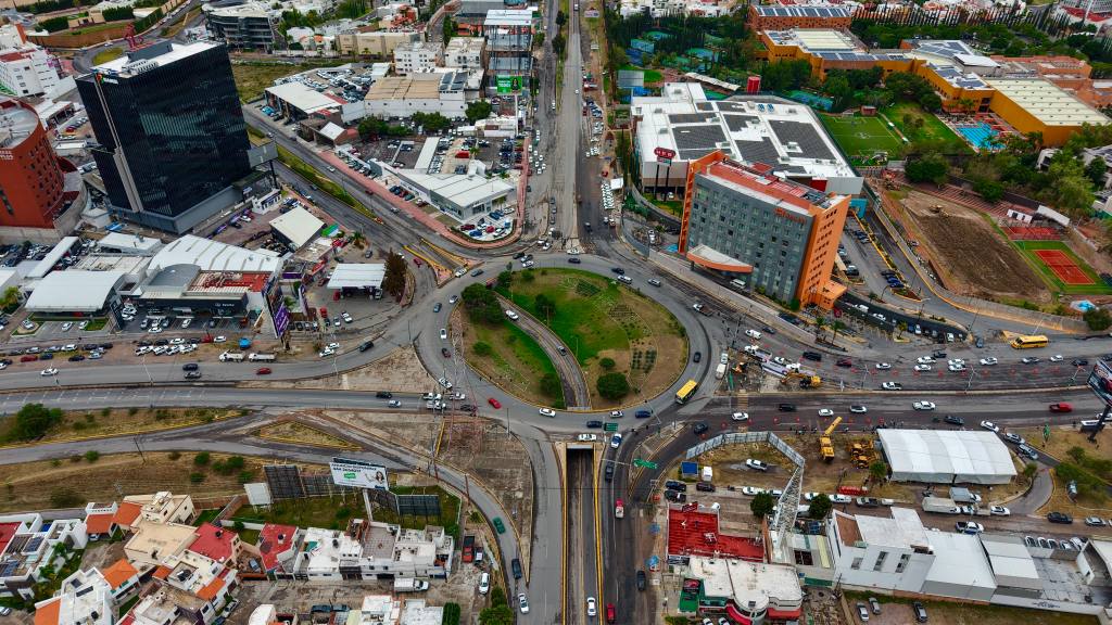 EL GOBERNADOR RICARDO GALLARDO ANUNCIA NUEVO DISTRIBUIDOR VIAL EN ZONA PONIENTE