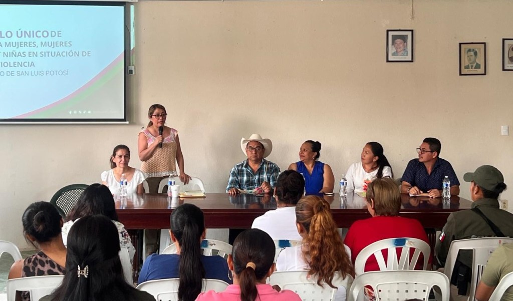 PERSONAL DE TAMUÍN RECIBE CAPACITACIÓN EN ATENCIÓN A MUJERES VÍCTIMAS DE VIOLENCIA