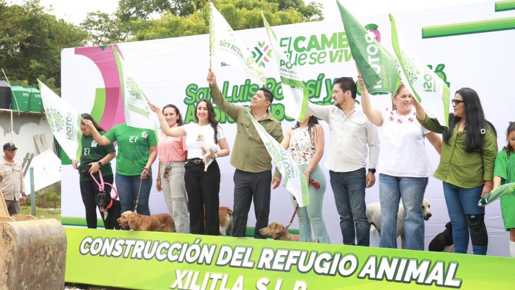 RICARDO GALLARDO ENTREGA CALLES Y ARRANCA CONSTRUCCIÓN DE ALBERGUE ANIMAL “HUELLITAS” EN XILITLA