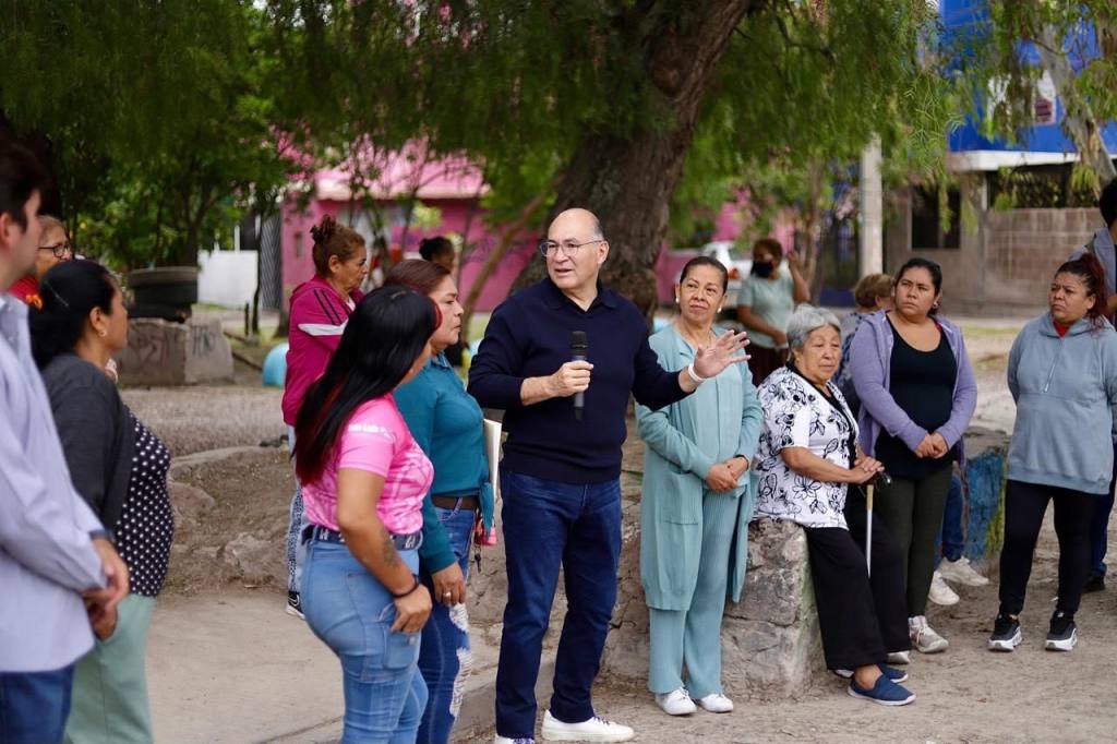 Enrique Galindo atiende a la Simón Díaz con nuevas acciones de Capital al 100