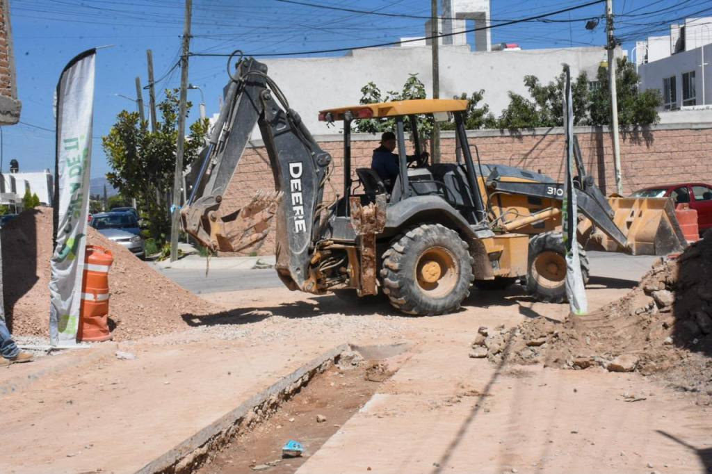 SOLEDAD ATIENDE REPARACIÓN DE DRENAJE COLAPSADO EN SAN FRANCISCO ANTE INOPERANCIA DE INTERAPAS