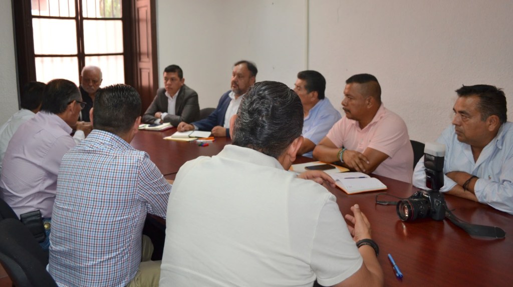 OFICIALÍA MAYOR DEL ESTADO ATIENDE TEMAS LABORALES DEL MAGISTERIO