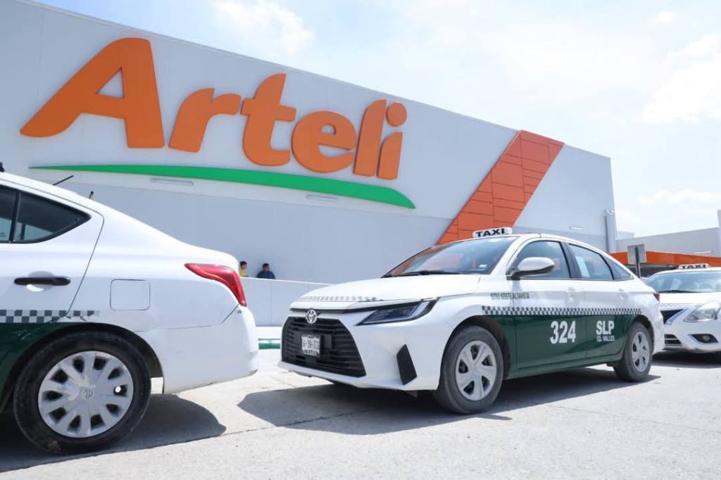 CIUDAD VALLES ESTRENA BAHÍA SEGURA PARA SERVICIO DE TAXIS