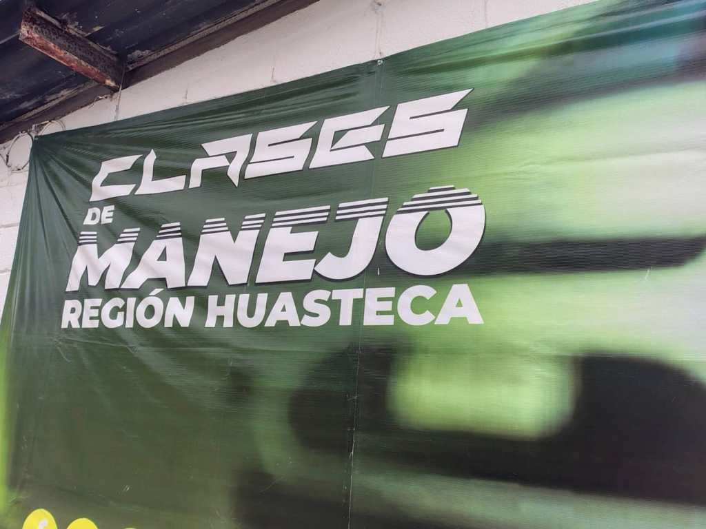 JOVEN CON AUTISMO AVANZA EN CURSO DE MANEJO IMPULSADO POR EL GOBIERNO DEL ESTADO