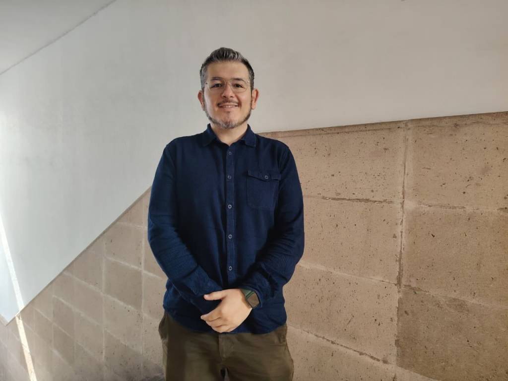 Especialista de la UASLP detalla cómo las redes sociales influyen en la salud mental de las nuevas generaciones