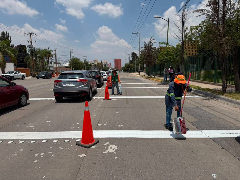 Gobierno de la Capital da continuidad a obras de seguridad vial en avenida Chapultepec