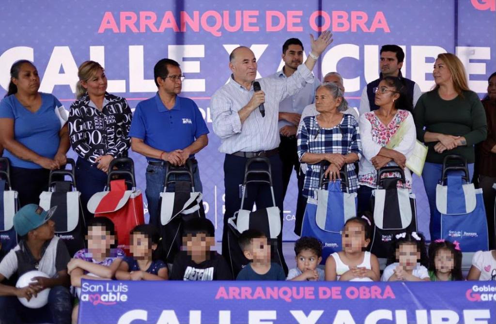 Arranca Enrique Galindo pavimentación para transformar la movilidad en Los Magueyes