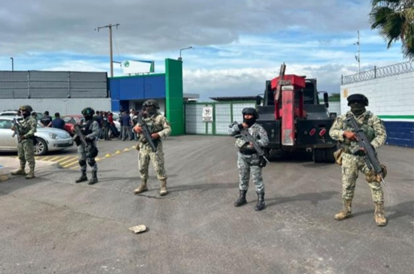 Ejército Mexicano, Guardia Nacional, FGR ASEGURAN un inmueble, vehículos e hidrocarburo en el municipio de San Luis Potosí,