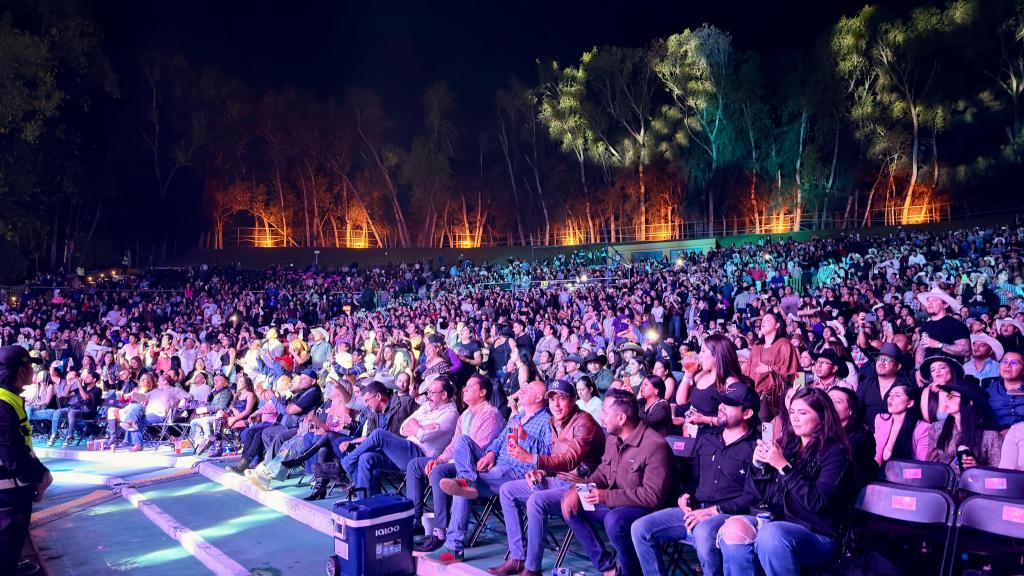 TEATRO DE LA CIUDAD REÚNE A MILES EN NOCHE INOLVIDABLE CON LA&nbsp;FIRMA