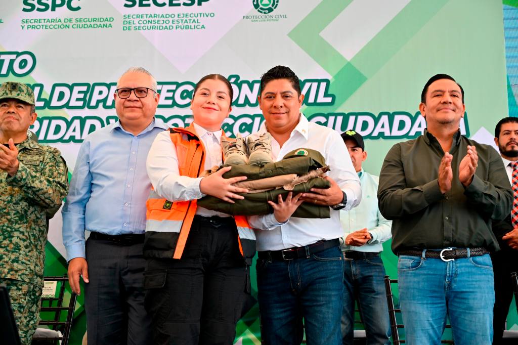 EL GOBERNADOR RICARDO GALLARDO ENTREGA EQUIPO TÁCTICO Y TECNOLOGÍA DE ÚLTIMA GENERACIÓN