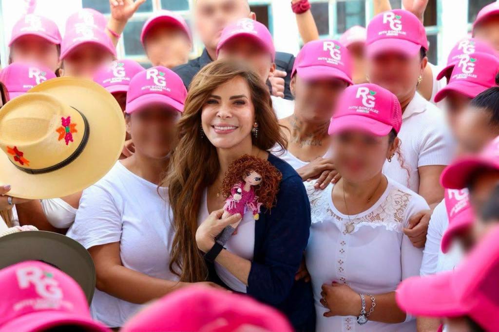 «Después de la oscuridad, siempre llega la luz»: Gloria Trevi lleva mensaje de esperanza al penal de La Pila