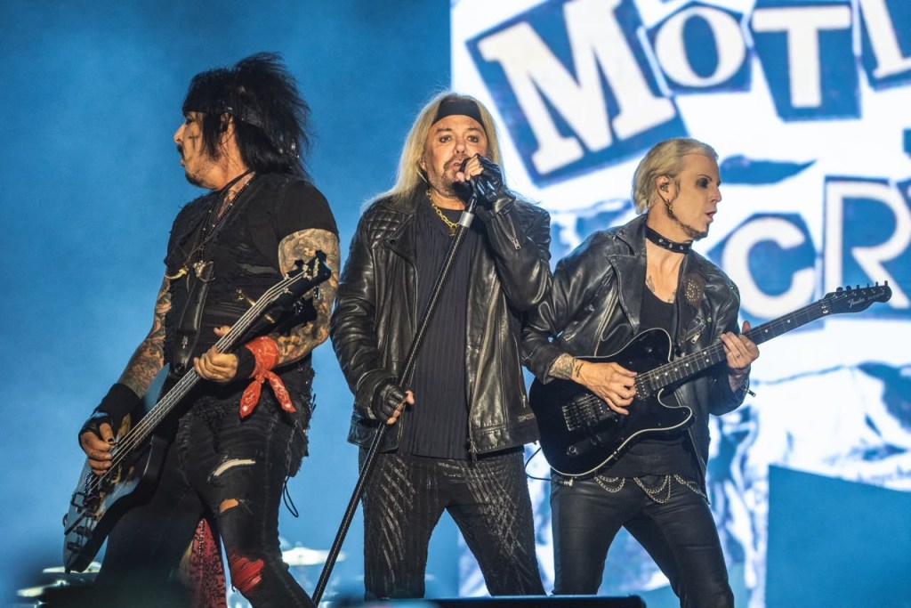 FENAPO VIBRA SIN LÍMITES: MÁS DE 300 MIL VISITANTES Y MÖTLEY CRÜE HACEN&nbsp;HISTORIA